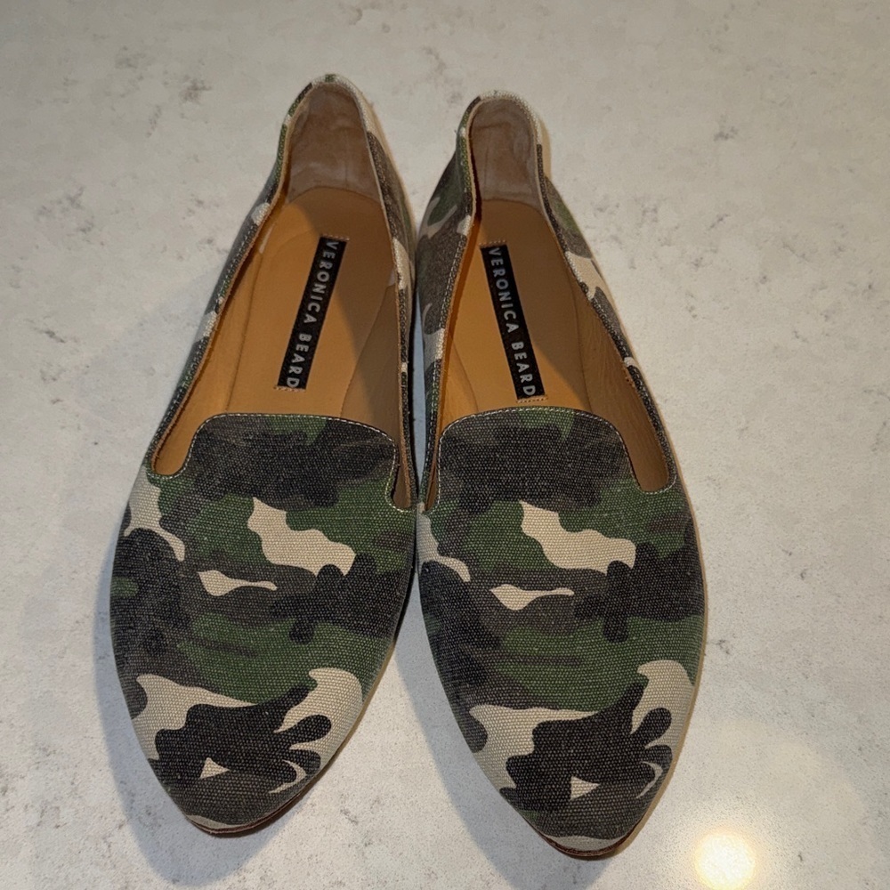 Veronica Beard Green and Black Camouflage Loafers 39.5 US size 9